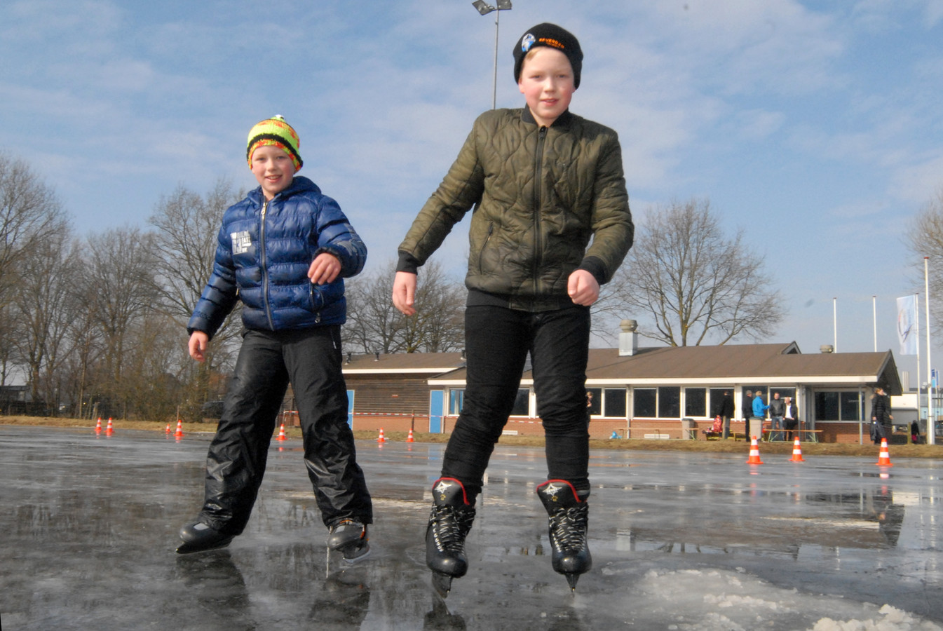 Nauwgezet reactie tafel IJsbaan Almelo ontving afgelopen dagen zo'n 2000 schaatsers | Foto |  tubantia.nl