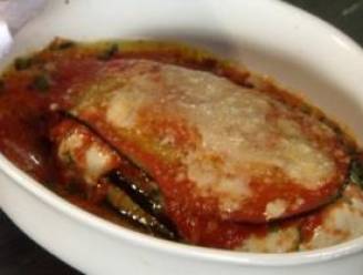 Aubergine met Parmezaan, mozzarella en tomatensaus in de oven