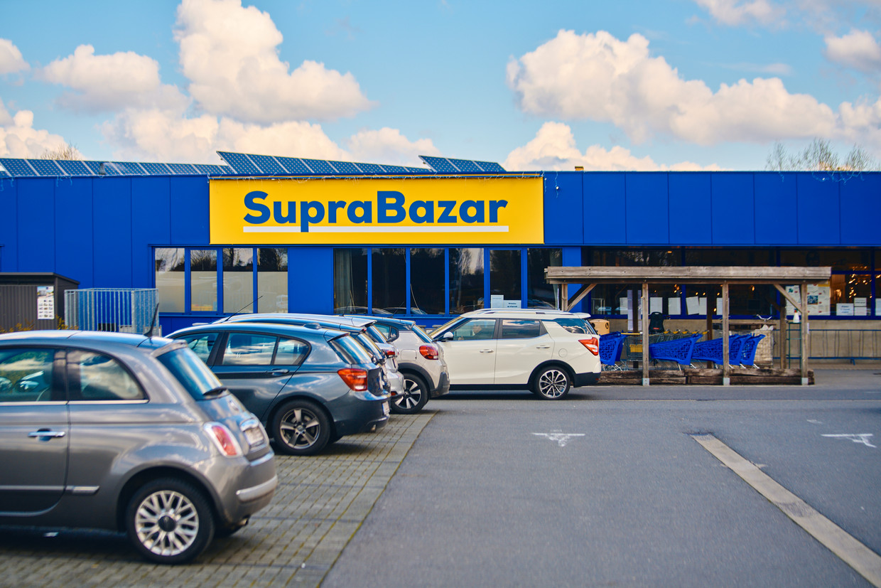 Refrein Melodrama Staat Het lijkt erop dat Supra Bazar zijn leuze 'Je vindt er alles' niet tot in  zijn belastingaangifte heeft doorgetrokken | De Morgen