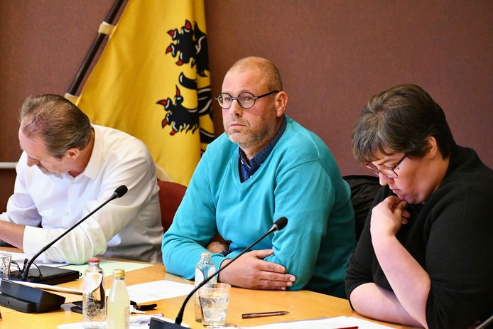 schepen Lien Deblaere (uiterst rechts) is waarnemend burgemeester