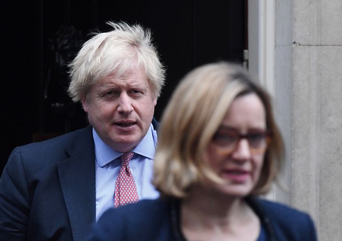 Premier Boris Johnson, hier met Amber Rudd in de voorgrond, die afgelopen weekend nog ontslag nam uit de regering uit protest tegen de gang van zaken rond de brexit.