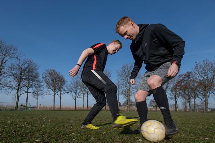 Voetbalplezier voor iedereen: ‘Ik heb zin om te dribbelen en een panna ...