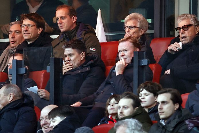 Bondscoach Ronald Koeman op de tribune in De Kuip.