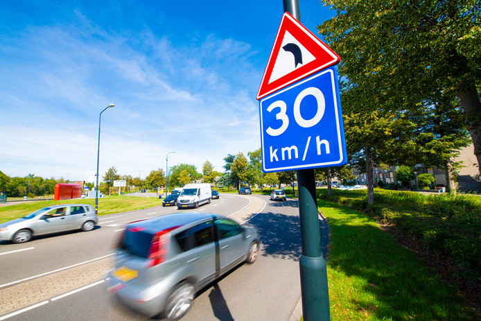 Laan Van De Mensenrechten In Apeldoorn Langer Dicht Voor