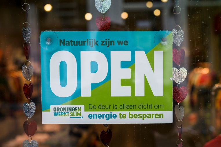 filter haakje koppeling In Goningse Oosterstraat zijn de deuren dicht. Toch zijn de winkels open