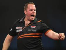 Dirk van Duijvenbode maakt indruk bij European Darts Open: met foutloos finishpercentage naar derde ronde
