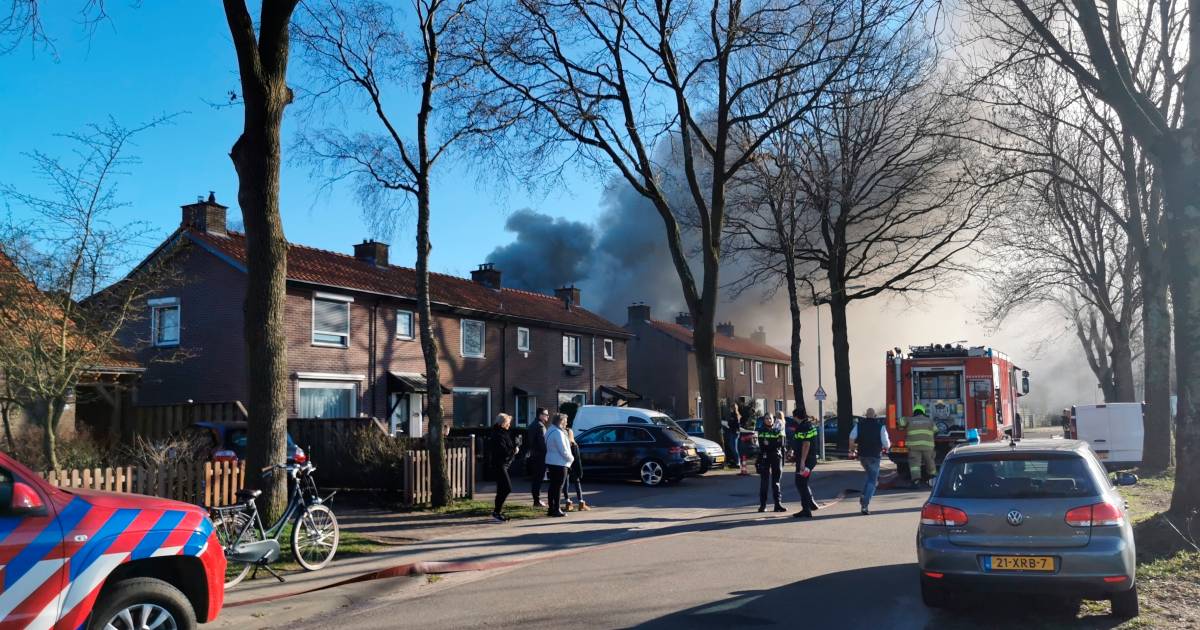 @BRW_Dinxperlo oefent in kleine groepen. We zoeken wel nieuwe #brandweer #vrijwilligers #Dinxperlo.