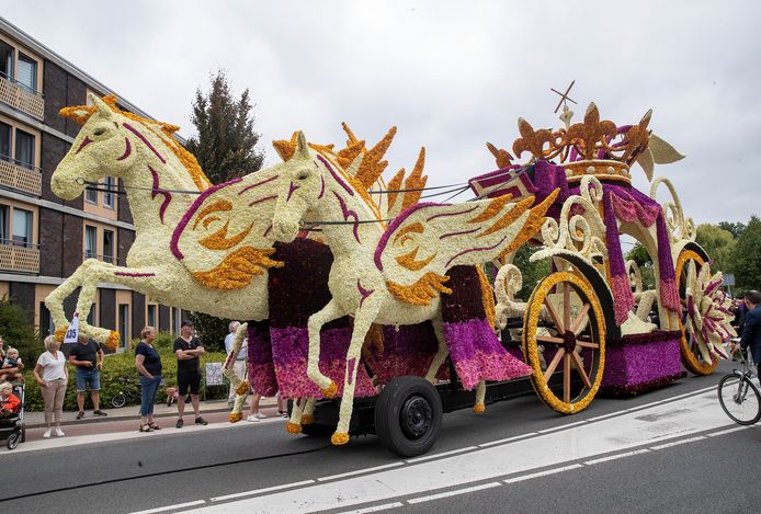 Corso en Co met hun wagen Arrival