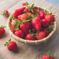 Dit is waarom je het kroontje van een aardbei wél wil eten
