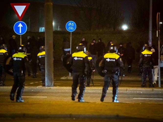 Politie voorkomt escalatie na wedstrijd Vitesse - FC Twente
