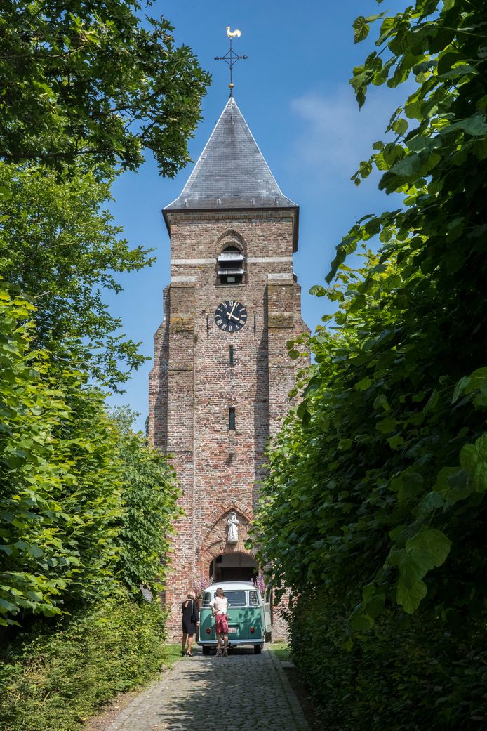 De kerk in Damme waar het huwelijk plaatsvond.