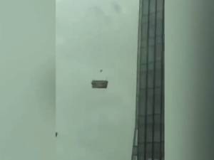 Mort de deux laveurs de vitres piégés en pleine tempête