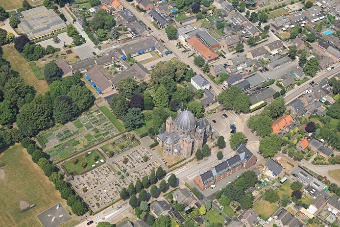 Luchtfoto van Lierop.