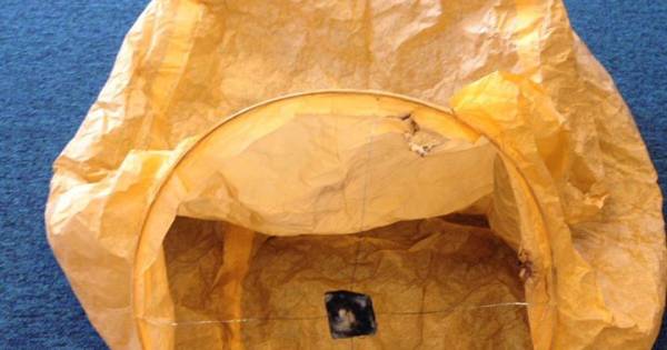 Politie Hellendoorn ziet planeet aan voor wensballon - Tubantia