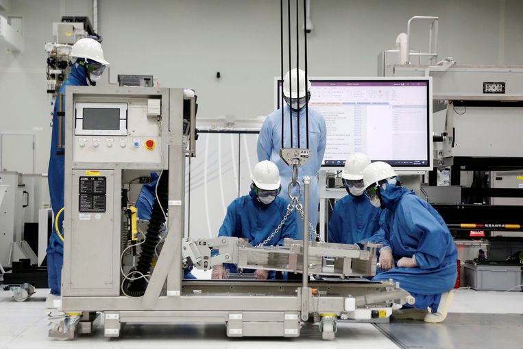 Een van de chipmachines van ASML.  Beeld REUTERS