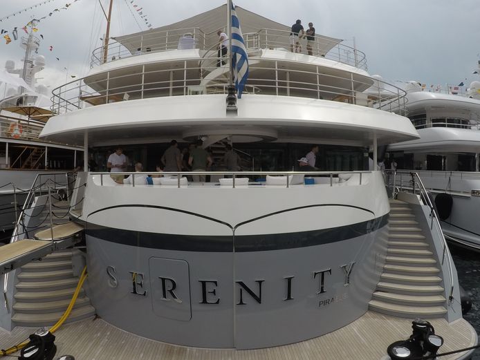 De Serenity, waar alle BN'ers op zitten.