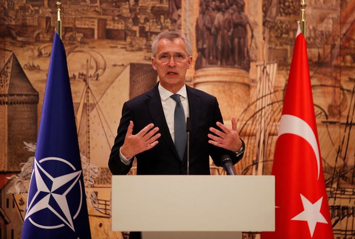 NAVO-topman Jens Stoltenberg begin juni tijdens een bezoek aan Turkije.
