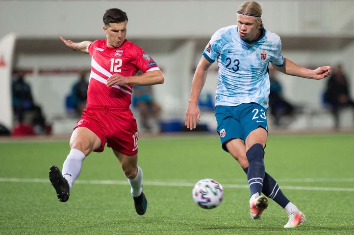 Erling Haaland in actie tegen Gibraltar.