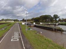 Vrouw (18) en man (20) overleden nadat auto te water raakt bij Veelerveen