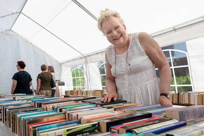 Minder lezen? BoekBankHank merkt er niets van: ‘Ik vind het heerlijk om te verdwalen in een andere w