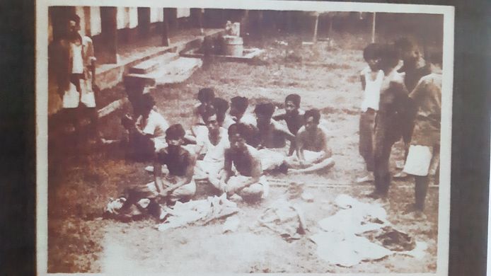 Indonesische krijgsgevangenen na een zuiveringsactie in Pesing op 15 april 1946.