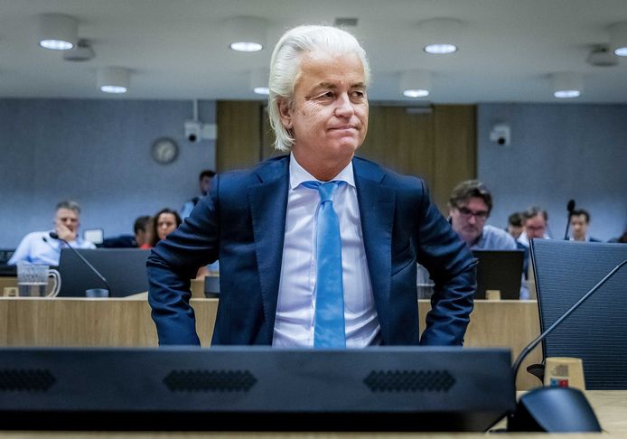 PVV-leider Geert Wilders woont de strafzaak bij tegen de Pakistaanse cricketspeler Khalid Latif.