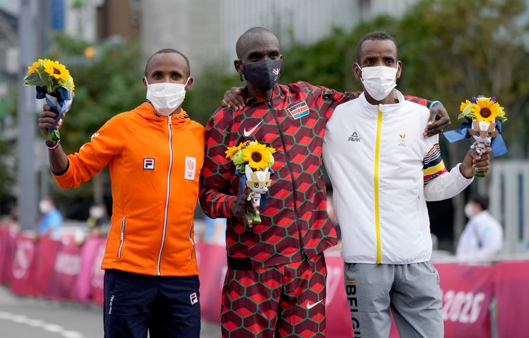 Live - Bashir Abdi pakt brons voor België in marathon ...