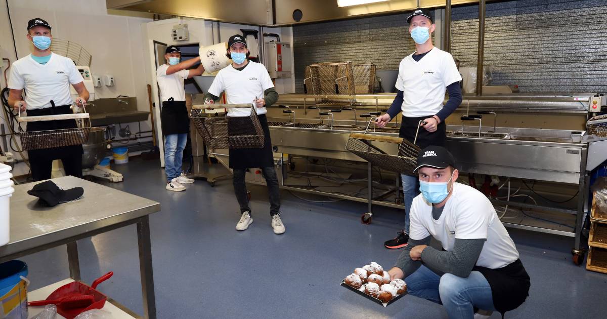 Eredivisie Tennissers Helpen Voskamp In De Nacht Met Oliebollen Bakken Voorne Putten Ad Nl