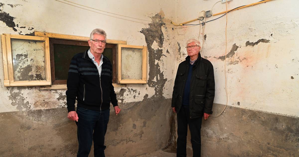 77 jaar na zijn geboorte ontdekt Karel per toeval de schuilkelder in Maashees waarin hij ter wereld 