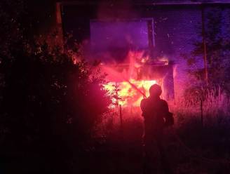 Man zwaargewond bij uitslaande brand in kraakpand,  vorig jaar vrouw overleden door CO-vergiftiging in zelfde gebouw