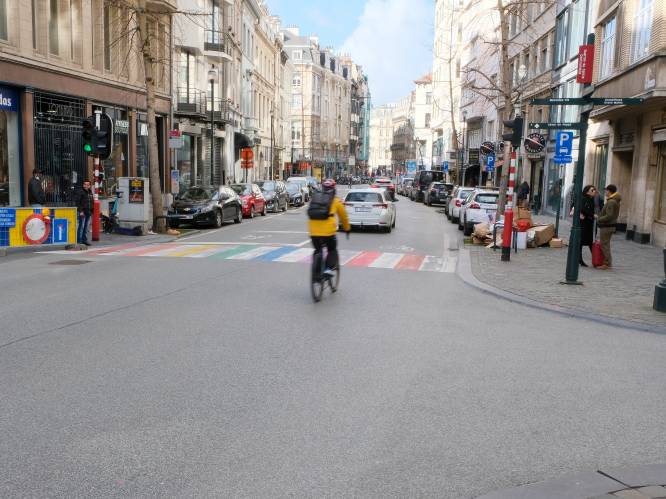 OVERZICHT. Brusselse binnenstad wordt binnenkort autoluw: dit moet je weten. “Bereikbaarheid gaat voor iedereen verbeteren”