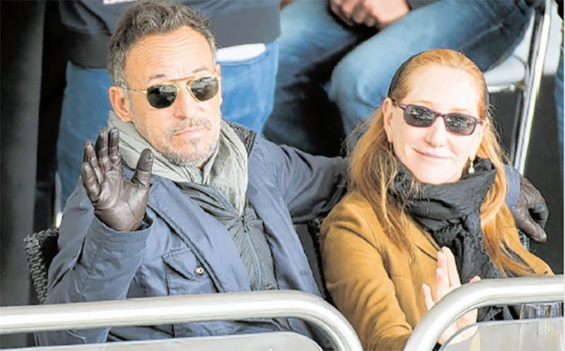 Bruce Springsteen - Brilliant Disguise (Demo) Bruce Springsteen - Brilliant Disguise (Demo)