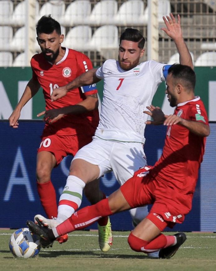 Alireza Jahanbakhsh in actie tegen Libanon.