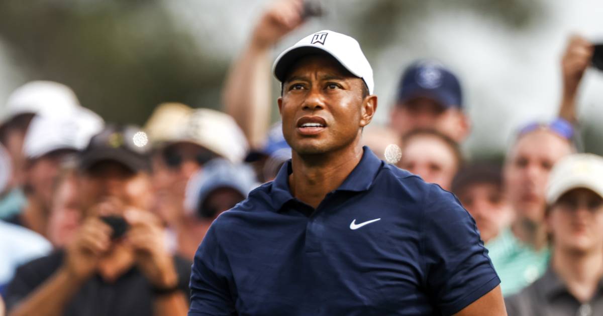 Tiger Woods maakt dertien maanden na zijn zware auto-ongeluk rentree: ‘Ik ga spelen’.