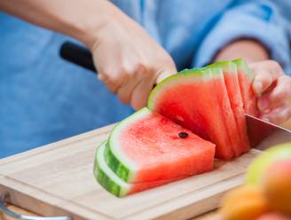 Klopt het dat je op een watermeloen kan kloppen om te horen of hij al rijp is?