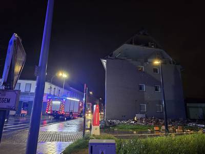 Fel onweer trekt over Zuid-West-Vlaanderen: 11 bewoners geëvacueerd nadat gevel van appartementsgebouw instort in Zwevegem