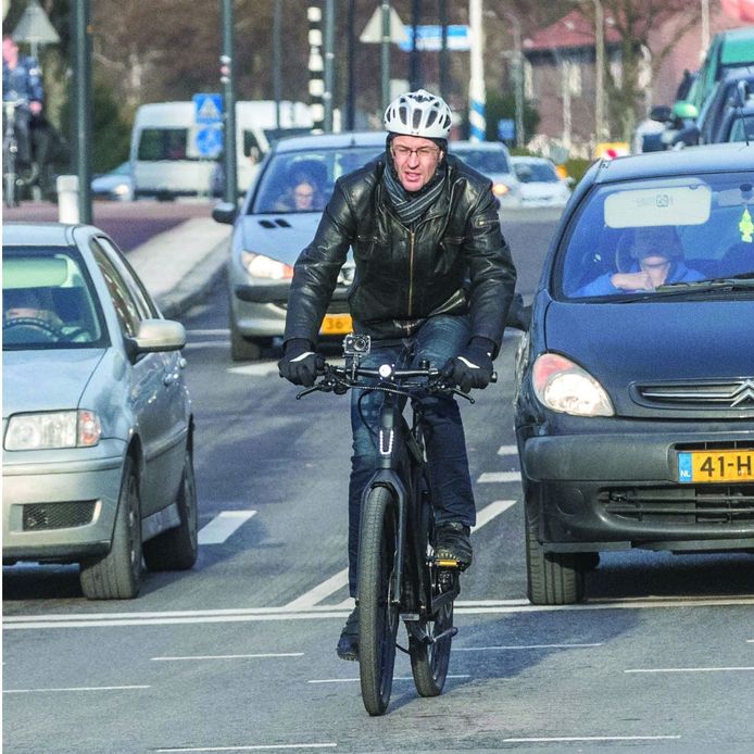 Mart Kan worden genegeerd lied Video | Met een topsnelheid van 48 kilometer op een fiets door Zwolle |  Zwolle | destentor.nl