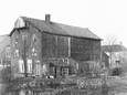 Een oude leerlooierij langs de Loint in Waalwijk.