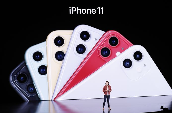 De iPhone 11 kan je herkennen aan de dubbele camera-opstelling op de rug. De Pro-varianten krijgen drie camera’s mee.