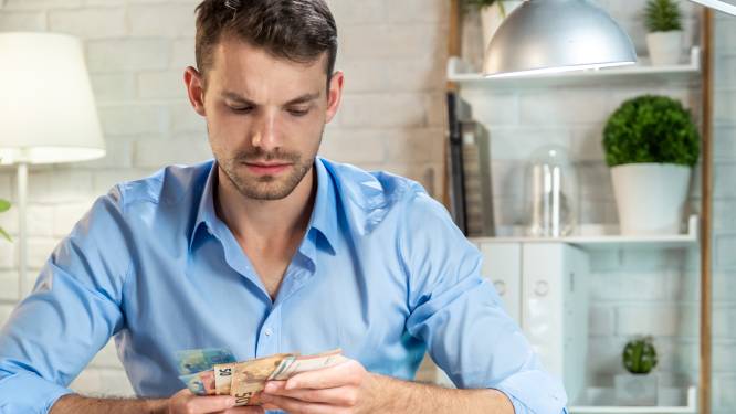 Gemiddeld brutoloon van 4.043 euro: hoe verhoudt een ambtenaar zich tot iemand uit de privé? En wat met de pensioenen?