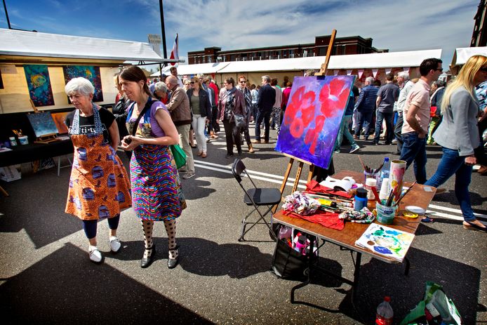 De Franse Markt op Suytkade in 2015.