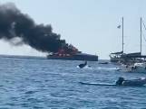 Miljoenenjacht gaat in vlammen op voor Spaanse kust