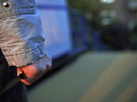 Un enfant de 4 ans poignardé à mort au cours d’une dispute entre deux hommes