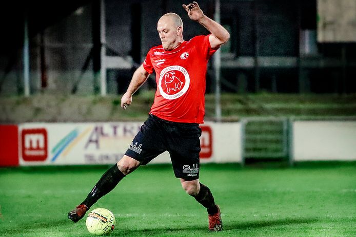 Arne De Smet keert terug naar ex-club KSK Maldegem en wil daar vooral eer bewijzen aan zijn overleden oma en opa.