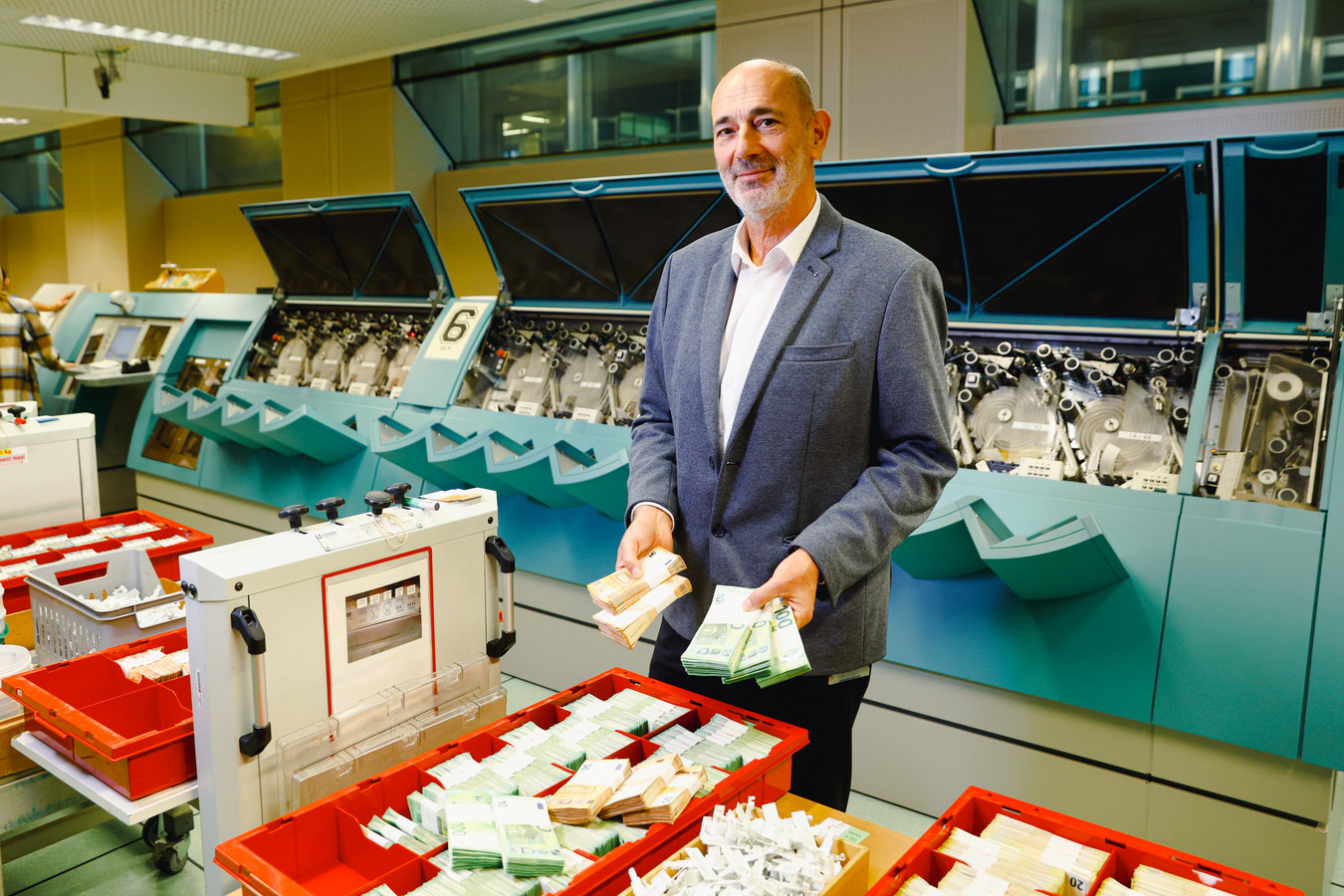 We betalen meer dan ooit zonder cash, en toch zijn er steeds méér