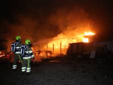 Twee chalets uitgebrand op camping Maaszicht in Kerkdriel