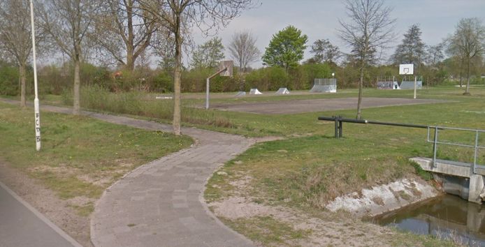 Het fietspad langs de Priemsteeg in Vlijmen.