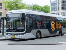 Straks niet-Nederlandse chauffeurs in de bussen van Qbuzz, goed idee? ‘Zorg ervoor dat ze Engels spreken’