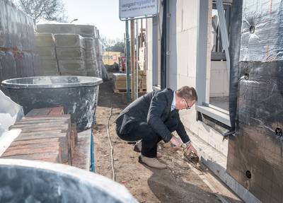 Dozijn nieuwe huizen op komst op schapenweitje in Helenaveen, dat vers bloed goed kan gebruiken