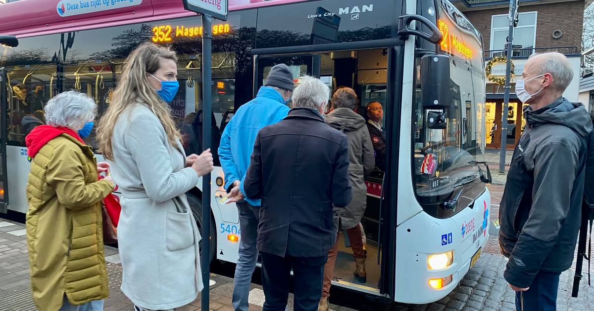 hotel uitvegen Optimaal Renkumse gemeenteraad houdt protest in de trolley: 'De afstand naar het  openbaar vervoer wordt te groot' | Renkum | gelderlander.nl